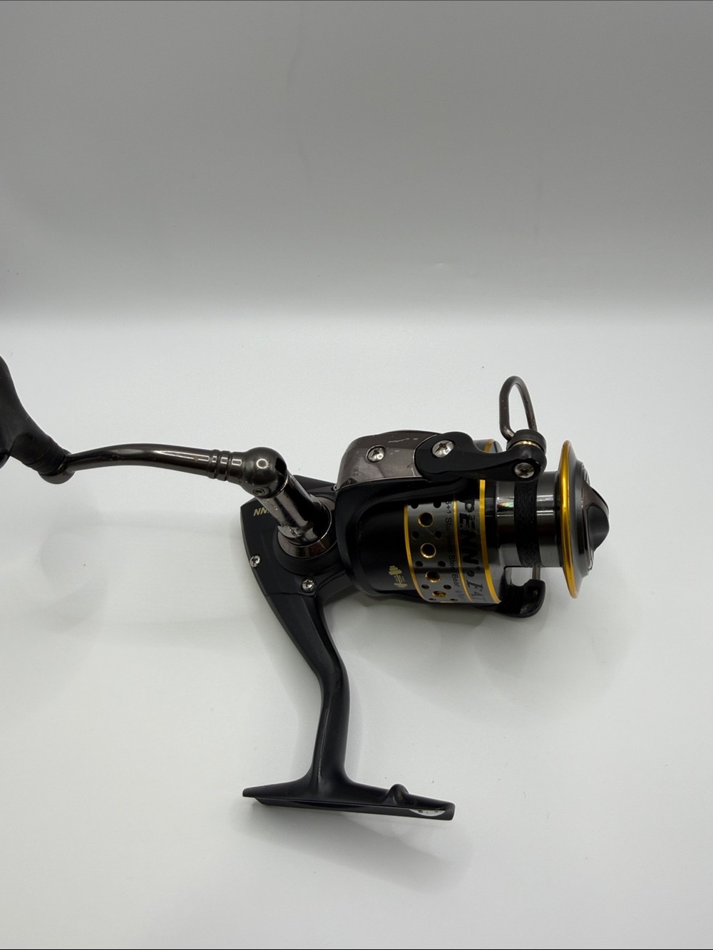 Penn battle 4000 Spinning Reel with Gold-Trim Spool - Unbranded